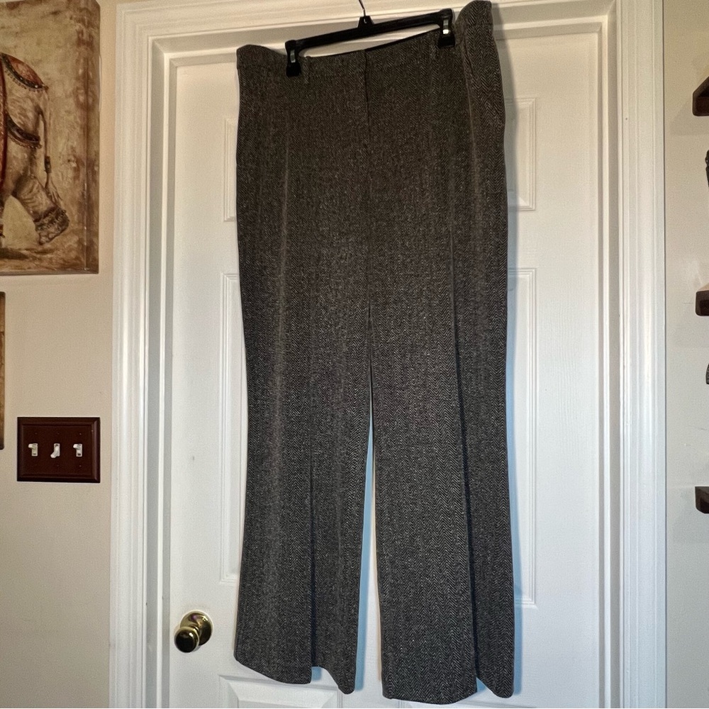 NY&CO black pattern dress pants, 18
